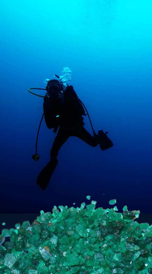Scuba diving treasure hunter turns up massive underwater emerald find